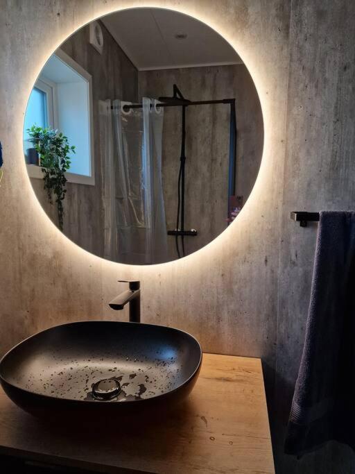 New Flat With Hot Tub - No3 Apartment Oyndarfjordur Ngoại thất bức ảnh