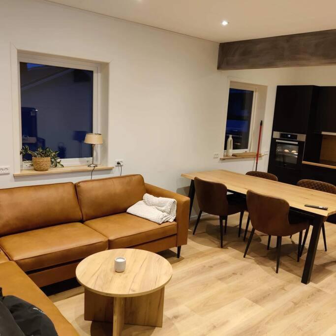 New Flat With Hot Tub - No3 Apartment Oyndarfjordur Ngoại thất bức ảnh